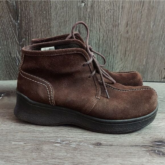 Lower East Side Vintage 90s Brown Suede Chunky Lace Up Ankle Booties Size 8.5 - Picture 1 of 9